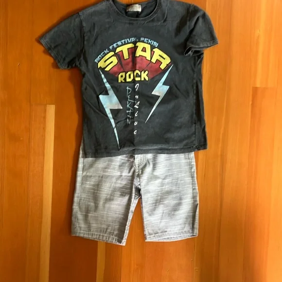 Boys Mixed Clothing Bundle with Graphic Tees, Pants, Activwear & pjs, Lot of 16 - Picture 6 of 9